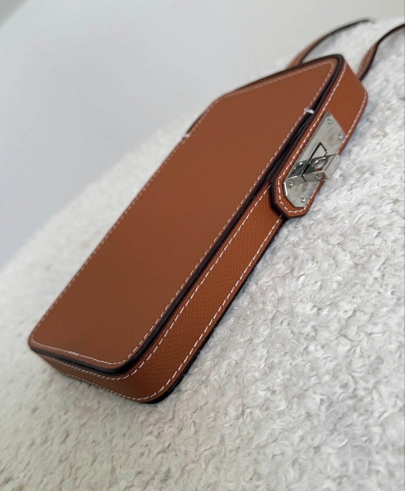 Étui de téléphone bandoulière camel